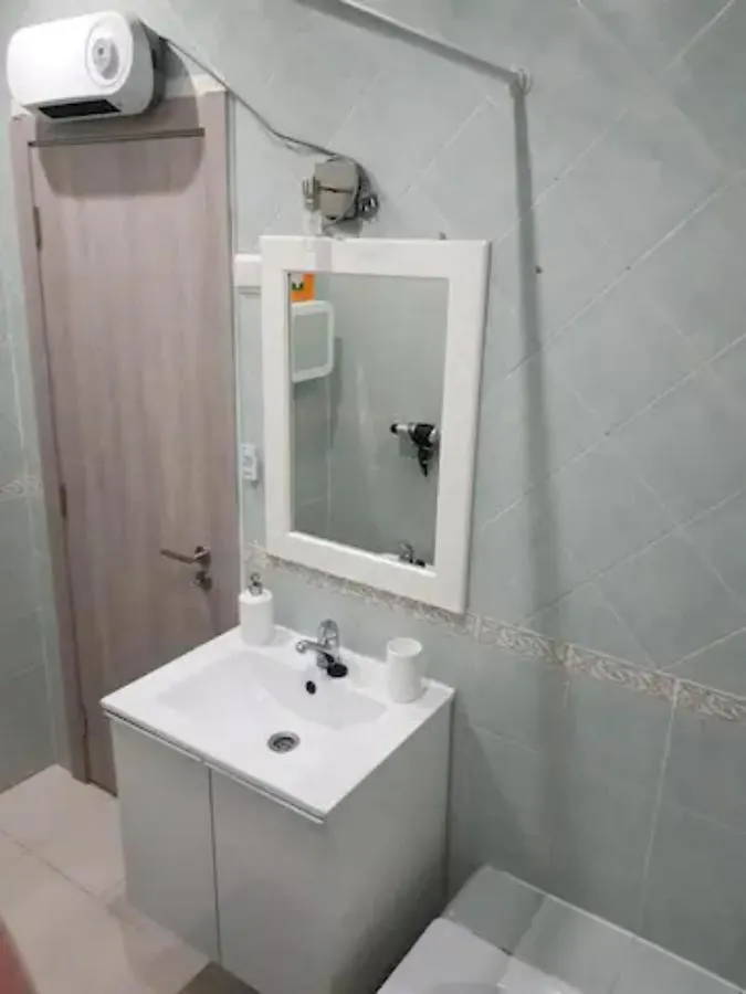Al - Comfortable House FAO Quarto em Acomodações Particulares